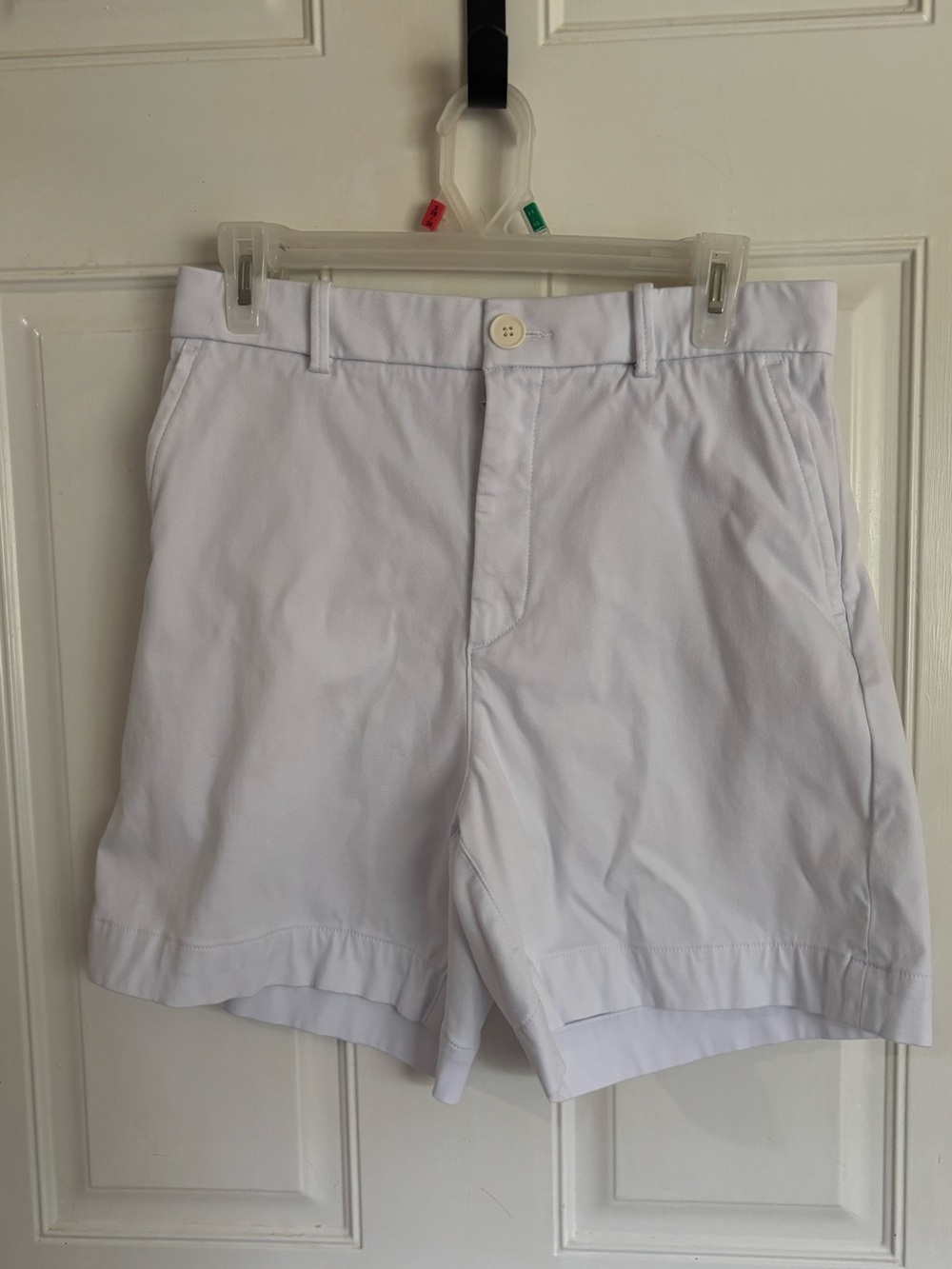 Med Spanx Classic White High Rise Super smooth Stretch Twill Shorts.  In EUC!